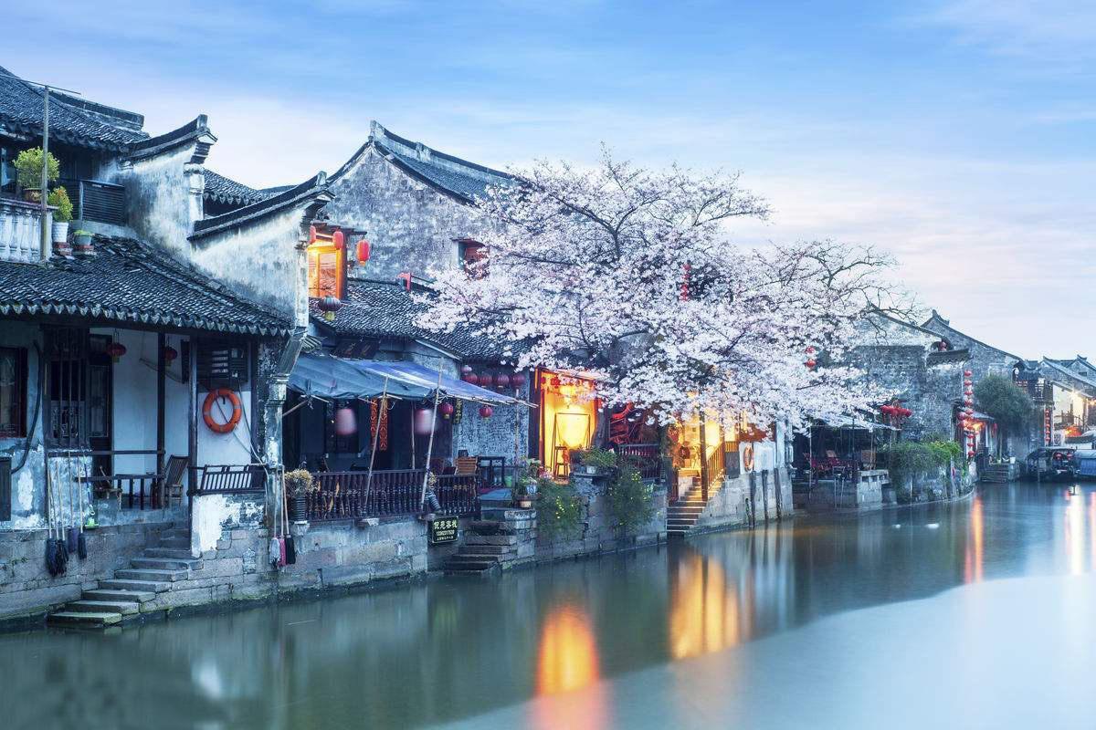 救援跳绳女孩