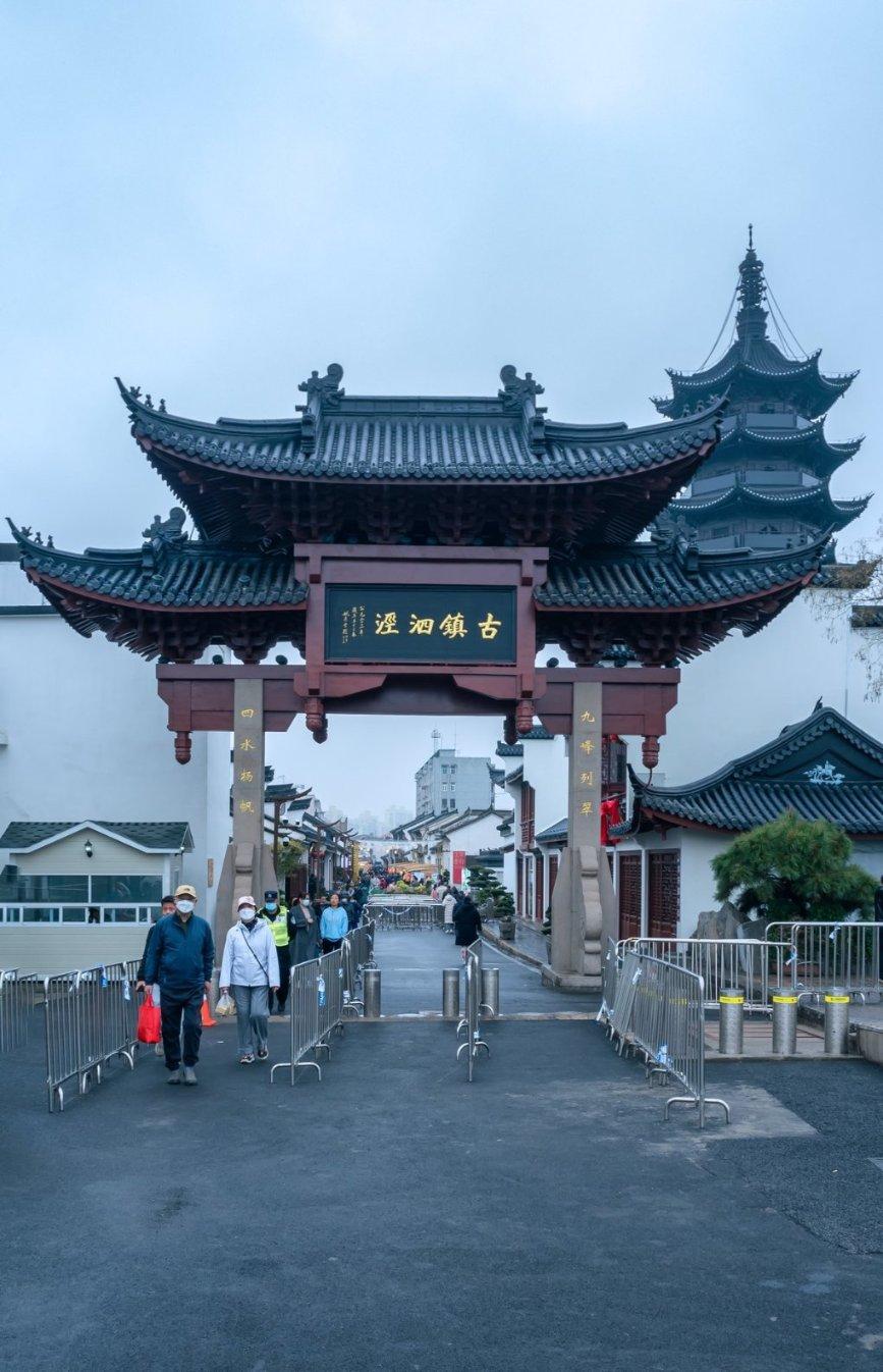 张爱玲去世后,为何把270万遗产给朋友,也不给住破屋的亲弟弟?
